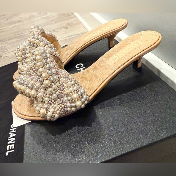 CHANEL Pearl and Beige Slip-On Kitten Heel Sandals EUC - Picture 3 of 14